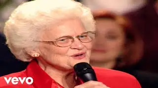 Bill & Gloria Gaither - Sweeter Each Day [Live] ft. Mary Tom Speer Reid, Ben Speer, Sue Dodge
