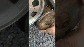 Ford 515 sickle bar mower wobble box - bad bearing