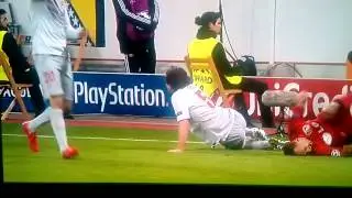 Leverkusen Athletico Madrid Tiago Foul on Bel Arab