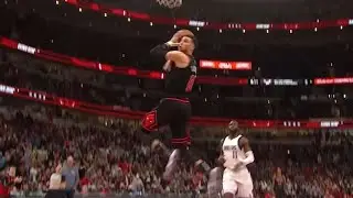 SHOWTIME in Chicago! Lonzo Full-Court Dime to 360 Lavine Dunk ‼