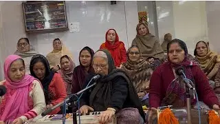ਐਸਾ ਸਤਿਗੁਰ ਮੇਰਾ ਜਿਹੜਾ ਵਿਛੜਿਆ ਨੂੰ ਮੇਲਦਾ ॥