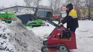 Работа погрузчиком Helffer MSV-112 (уборка снега)