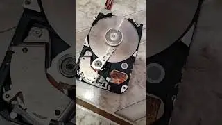 Inside a running harddrive