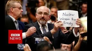 Trump-Putin Summit: Journalist dragged out of conference room - BBC News