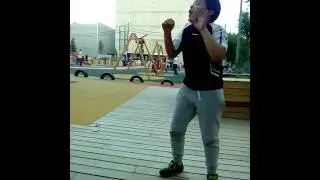 Los yonkies haciendo teatro