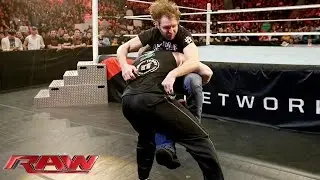 Dean Ambrose welcomes Brock Lesnar&rsquo;s brutality: Raw, February 8, 2016