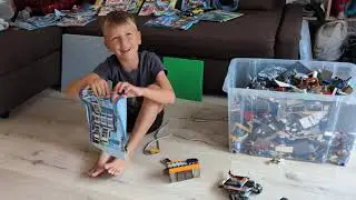 Розбираємо лего ящик на 12кг - будуємо поліцейську станцію Лего 60141!