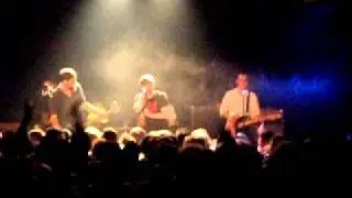 Turbostaat K&ouml;ln Geb&auml;ude 9 Jan Windmeier der Punk  live