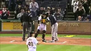 2012/10/01 Pirates fans welcome Chipper
