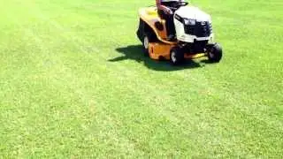 CUB CADET RDJ 1024 - Trattorino tosaerba idrostatico 3 lame a raccolta - Prova in campo