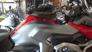 Установка замка на конец шлема Lidlox Grip Tip Bar End на BMW R1200 GS