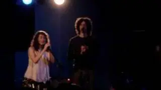 Regina Spektor sings/beat boxes 