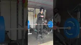 She can deadlift! 🖤   Credit to: @6ar6ie6 on TikTok