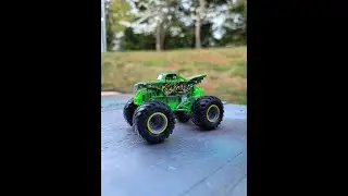 Custom Diecast Monster Trucks... Lets look them over!!
