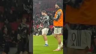 Martinez hits Bruno Fernandes in the face with ball 😬 #brunofernandes #manunited