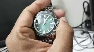 Rado Captain Cook Verdant Mens Wrist Watch Date Bezel Rotation Crown Unlocking Functions