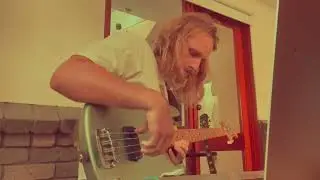 Saucy Groove - Bass Guitar - Loop Pedal - Jam - Chill music