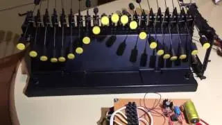 Perfekt stehende, elektromechanisch erregte Welle