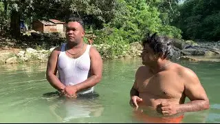 BA&Ntilde;O EN RIO YAROA.
