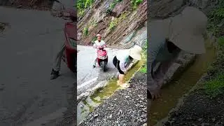 boy help a granny #philippines #usa #us #uk #shortvideo
