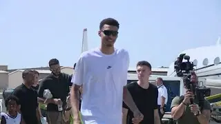 Wembanyama arrives in San Antonio
