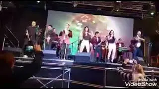 Alazán en vivo compartido desde el publico