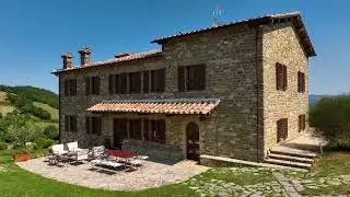 Azienda vitivinicola con casale privato e cantina | Winery with private farmhouse and winery
