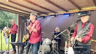 CLUBHAUS 06 - CHARLY AND THE LABS 4k