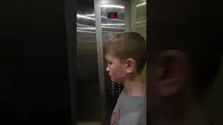Лифты KONE на парковке на Крокетт-стрит в торговом центре Shops at Rivercenter в Сан-Антонио, шта...