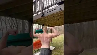 Building up my back with pull-ups #bodybuilding