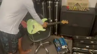 Dunamiz Stratocaster Guitars Relic. Test sound.