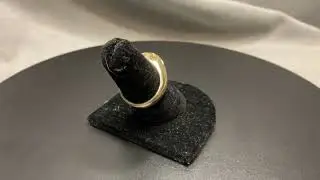 Gold Ring with Diamond, Size: 7, 9 Grams