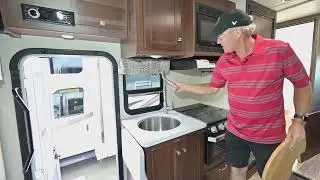 The RV Corral 2018 Forest River Sunseeker 2250SLE Stock # CC-702