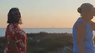 Orla Itaipuaçu.  Por do Sol.