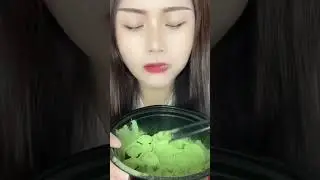 Chao - pink grainy fine shaved carbonated ice w/ matcha powder bites