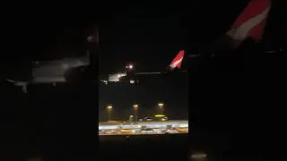 Qantas 737 night time arrival at Adelaide Airport