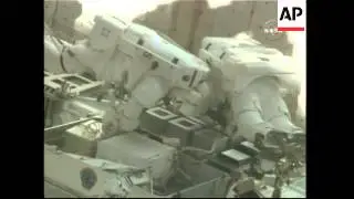 Spacewalkers lose spatula, test emergency methods