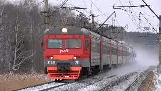 ЭТ2М-076 в шестивагонной составности с дизель-электропоездом ДТ1-010
