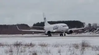 Посадка Boeing 737-500, UTair в Стригино