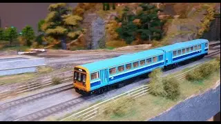 Hornby Class 142 
