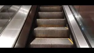 Velino Escalators @ Royal Hawaiian Center - Honolulu, Hawaii USA 