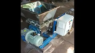 Powder dosing screw feeder