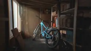 DOWNHILL COM BIKE DE DEDO!