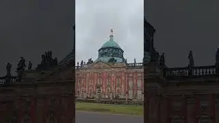Новый дворец в Потсдаме (нем. Neues Palais)