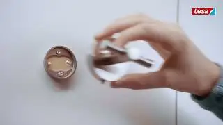 How to hang tesa&reg; Moon waterproof hook without drilling into the wall