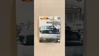 Hot Wheels. Volvo P220 Amazon
