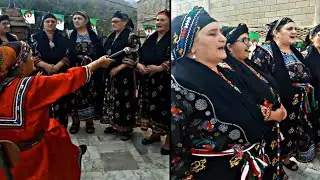 achewiq par les femmes de Sahel bouzeguene,a l'occasion de 1er novembre