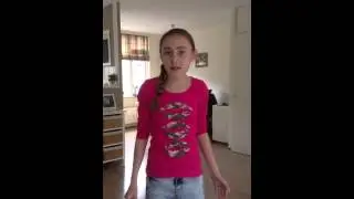 Britney de Looff - She Wolf The Voice Kids 4