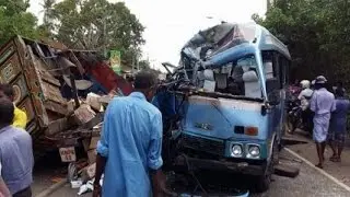 Accident at Jaffna Avarangal Region : 32 Injured