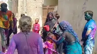 Hamare family mein mere pyare devar aur bhabhi ka jabardast pakka rang se holi putai chal raha ll